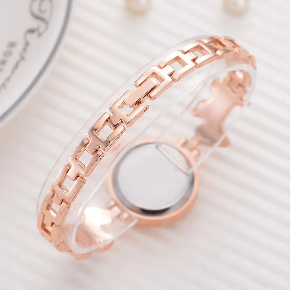 Fashionable Round Alloy Bracelet Watch with Diamonds